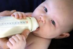 Ученые создали антибиотик из грудного молока