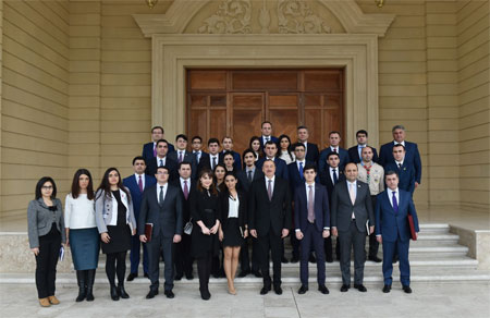 President Ilham Aliyev met with a group of the youth
