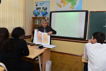 Academician Ramiz Mammadov held a geography lesson for students
