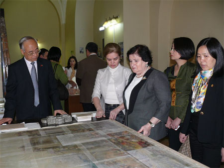 China's ambassador to Azerbaijan and representatives of the Chinese Palace Museum visited the National Museum of Azerbaijan History