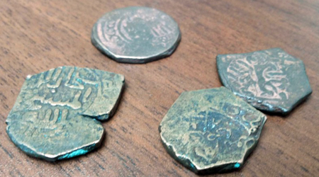 В Джалилабаде обнаружен денежный клад, относящийся к XII веку