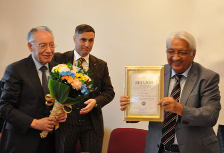 Academician Arif Pashayev was awarded with the "Golden Badge of Honor" and the Diploma of MIA