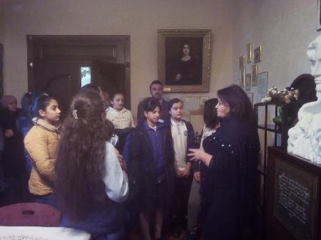 В Доме-музее Гусейна Джавида состоялся открытый урок для школьников