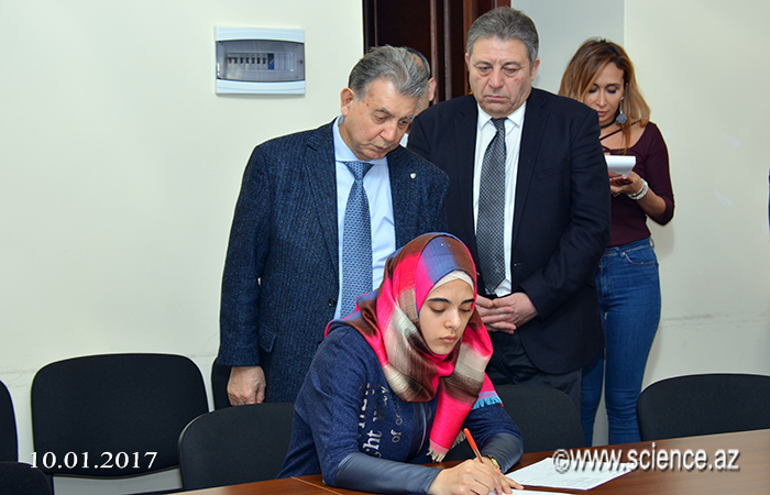 Президент НАНА ознакомился с экзаменационным процессом магистрантов