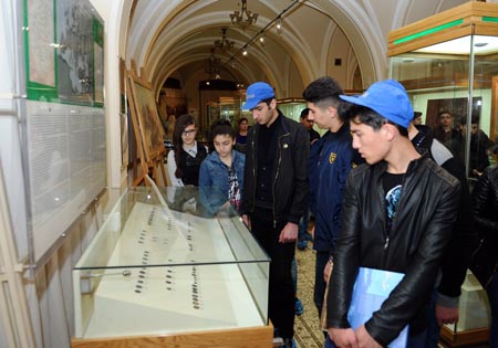 Milli Azərbaycan Tarixi Muzeyinin eksponatları naxçıvanlı məktəblilərin böyük marağına səbəb olub