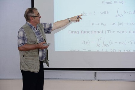 Professor of the Moscow State University delivered a lecture at the Institute of Mathematics and Mechanics