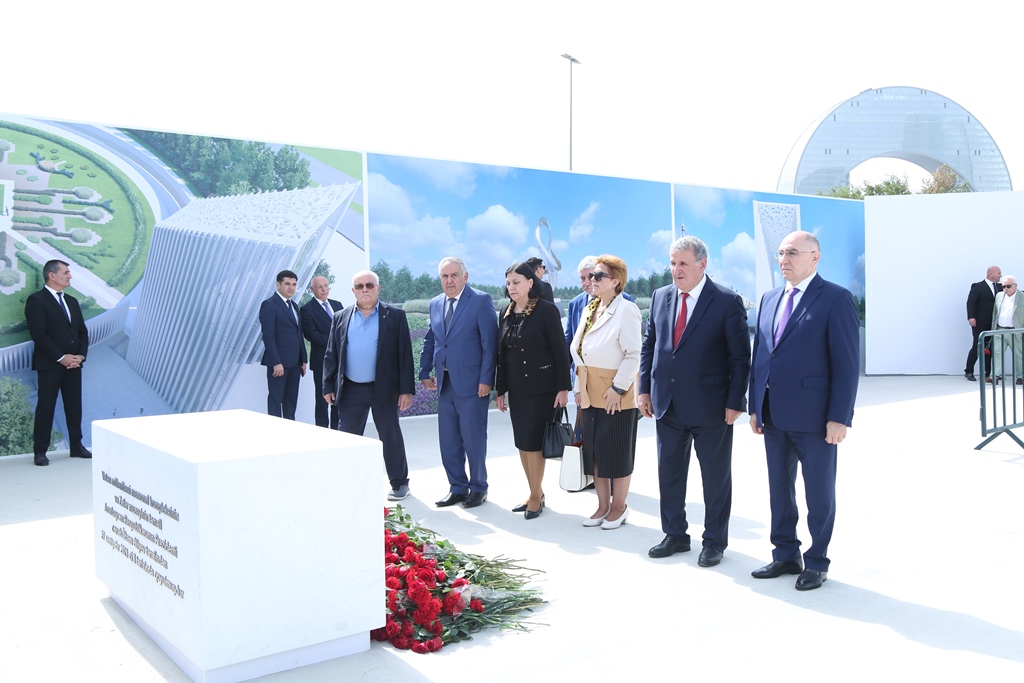 The staff of ANAS visited the Victory Park on Remembrance Day