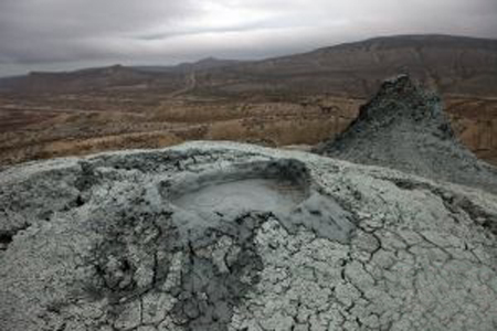 Произошло извержение грязевого вулкана Кейреки