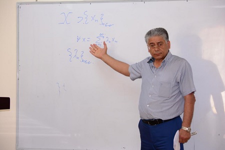 Lotfi Zadeh's theory of fuzzy sets discussed at the Institute of Mathematics and Mechanics