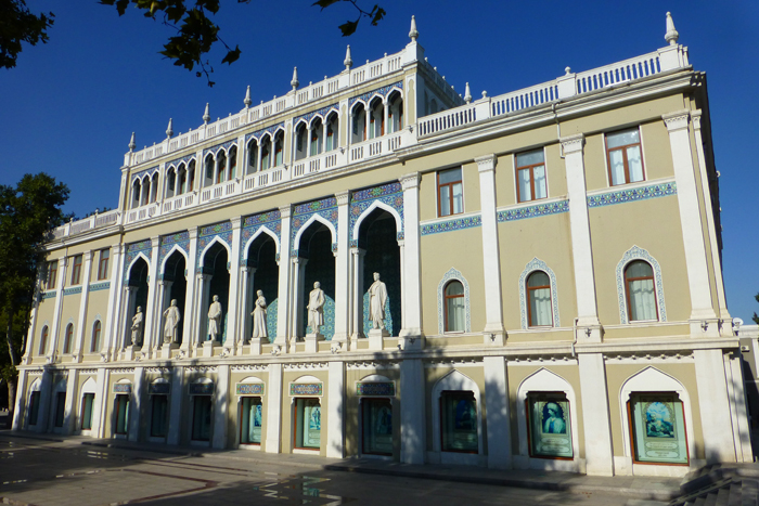 National Azerbaijan Literature Museum is to hold a consultation with the Azerbaijani editors