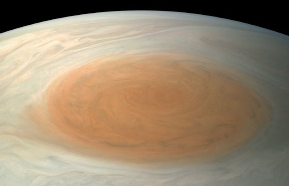 НАСА выявило истинный цвет «большого красного пятна» Юпитера