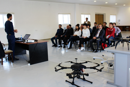 AMEA Yüksək Texnologiyalar Parkında dronların idarəedilməsinə dair təlimlərə başlanılıb