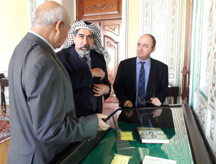 Famous writer Yousef Azizi Benitorof visited the Institute of Manuscripts