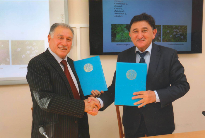 Институт ботаники НАНА расширяет научные связи с Республикой Казахстан