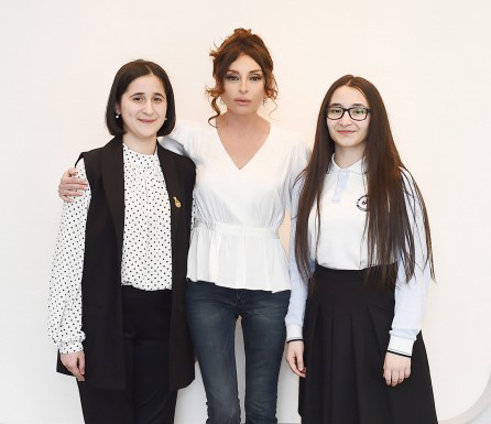 First Vice-President Mehriban Aliyeva met with young inventors