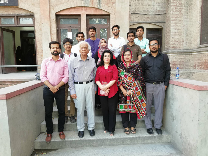 Студенты Пакистанского государственного колледжа-университета проинформированы об азербайджанской науке