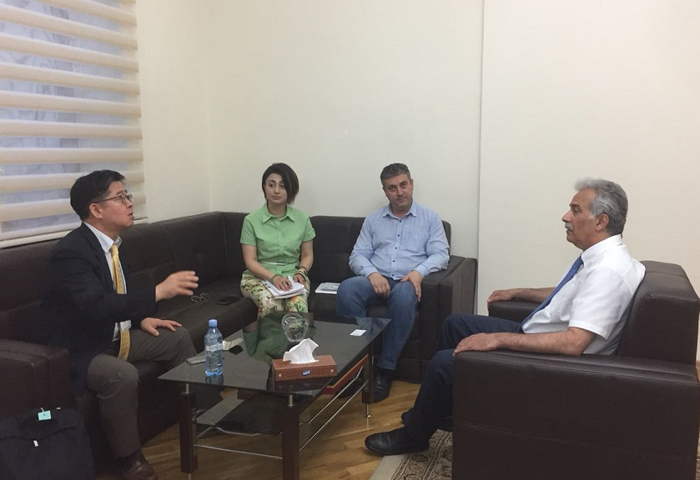 İqtisadiyyat İnstitutunda Xanbat Koreya Milli Universitetinin vitse-prezidenti ilə görüş keçirilib