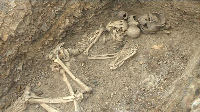 В Лерике обнаружены могилы и материально-культурные предметы, относящиеся к V-III векам д. н. э.