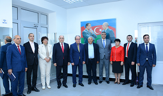 Председатель Академии наук Болгарии посетил Институт информационных технологий НАНА