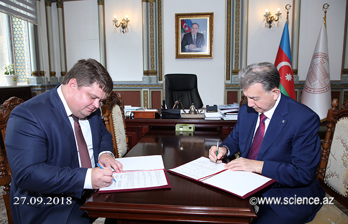 Между НАНА и Российским геологоразведочным университетом подписан договор о сотрудничестве