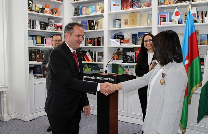 Mərkəzi Elmi Kitabxananın direktoru Macarıstanın “Qızıl xaç” ordeni ilə təltif edilib