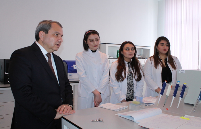 Rector of BSU familiarized with the process of students' practice at the Institute of Molecular Biology and Biotechnology of ANAS
