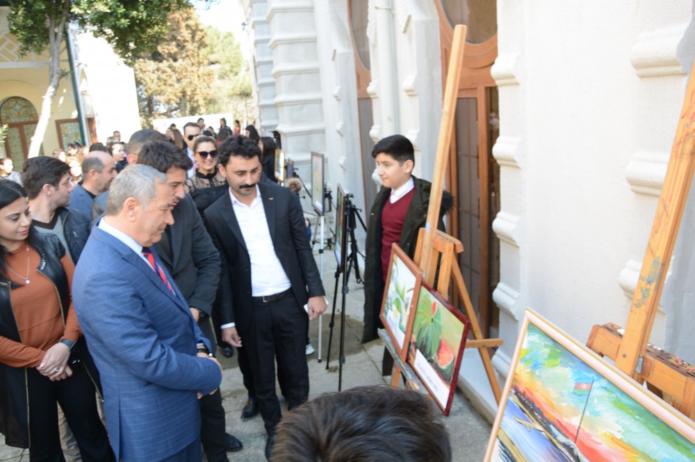 ANAS Institute of Dendrology organized exhibition on “Flora”