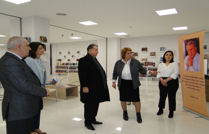 ANAS President visited the exhibition dedicated to the “Science Day”