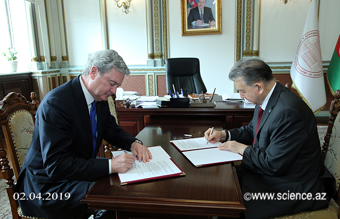 Signed Memorandum of understanding between ANAS and Montenegrin Academy of Sciences and Arts