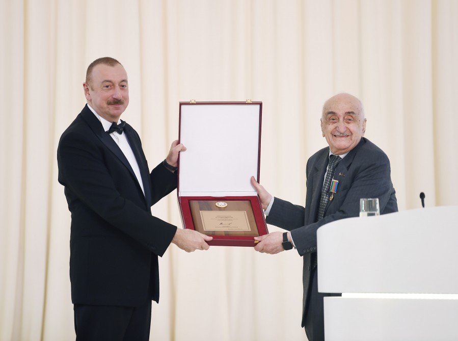 Academician Khoshbakht Yusifzade awarded the Heydar Aliyev Prize