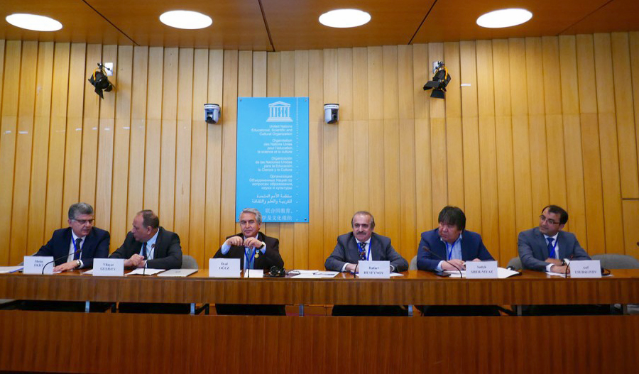 Akademik Rafael Hüseynov UNESCO-da “Böyük Çöl: mədəni mirası və dünya tarixində rolu” beynəlxalq Forumunun panel müzakirələrində iştirak edib