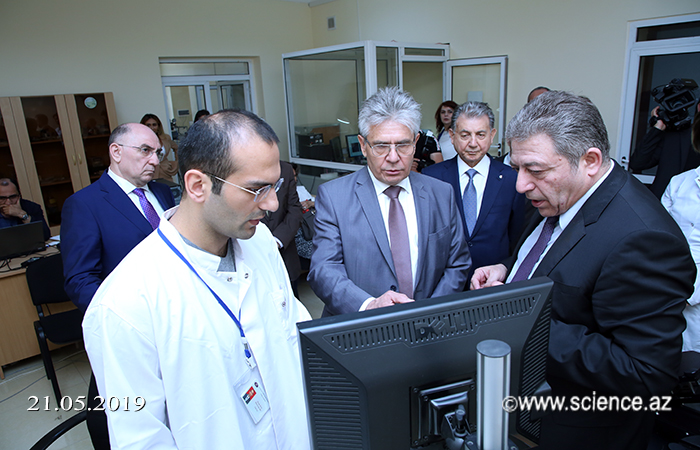 President of the Russian Academy of Sciences got acquainted with the activity of the Institute of Physics of ANAS