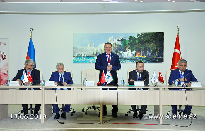 A symposium on “National struggle and literature in the Turkic world” held