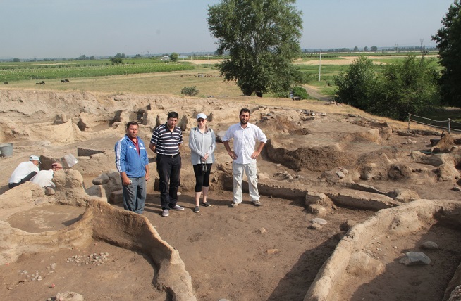 Rusiyalı alim Azərbaycanın neolit dövrü keramikasını tədqiq edir