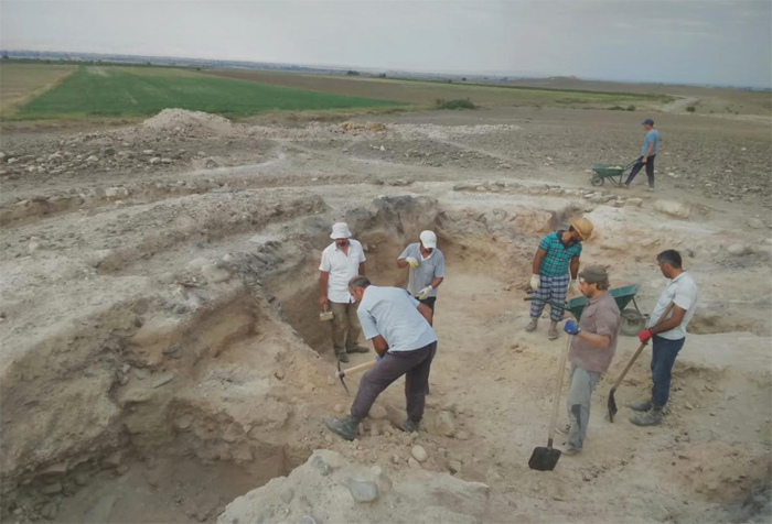 Azerbaijani-Italian International Archaeological Expedition research kurgans in Ganja and Goranboy