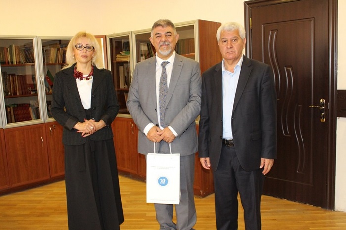 Турецкий ученый, изучающий ашугское искусство, посетил Институт фольклора