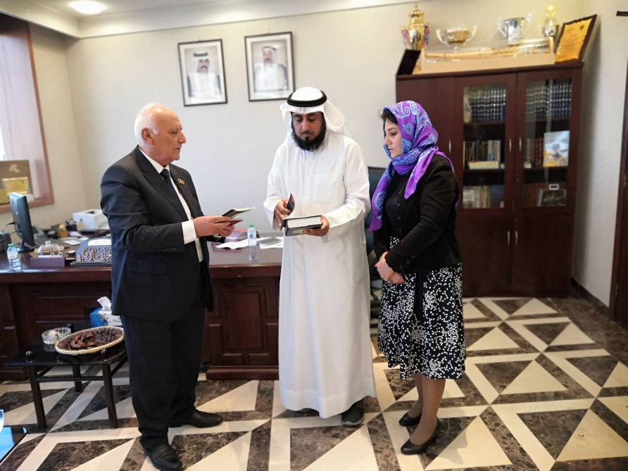 Arabic publications of the Institute of History presented in Kuwait