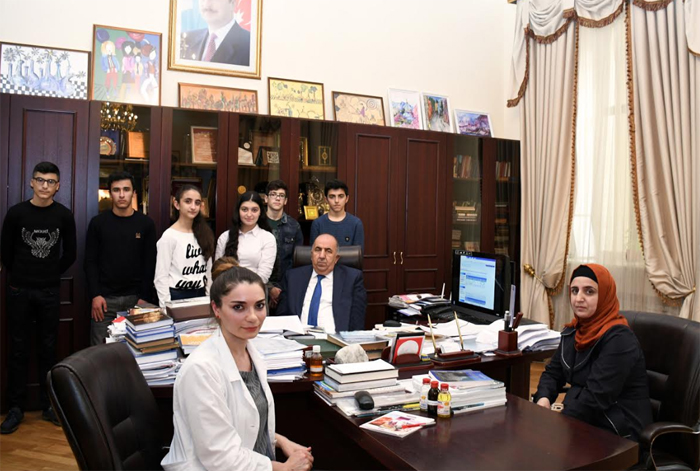 Academician Vagif Abbasov met with Surakhani district students