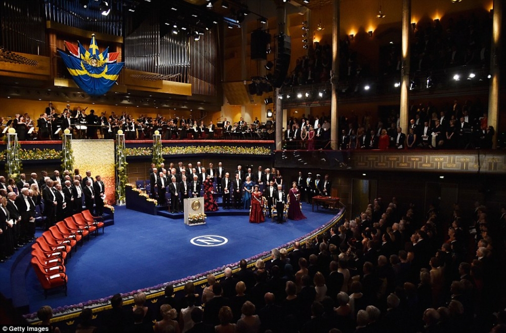 Stokholmda 2019-cu il üzrə Nobel mükafatları təqdim edilib