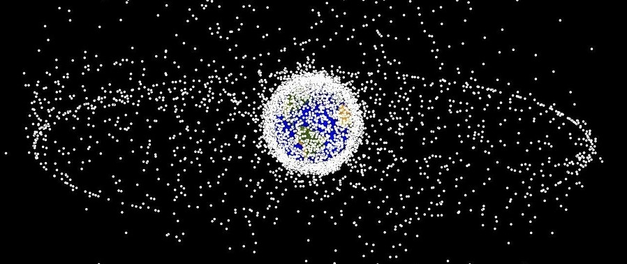 Lasers learn to accurately spot space junk