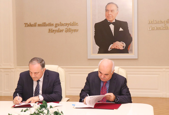 AMEA Yüksək Texnologiyalar Parkı ilə Azərbaycan Texniki Universiteti arasında əməkdaşlıq müqaviləsi imzalanıb
