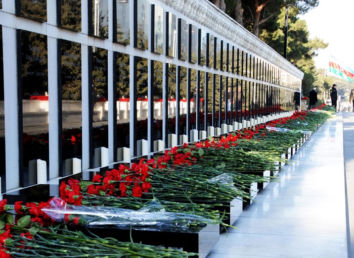 В ряде научных учреждений и организаций НАНА состоялись памятные мероприятия в связи с трагедией 20 Января