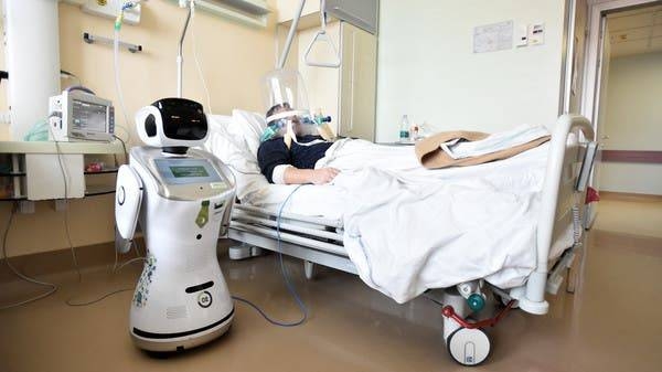 Səudiyyə Ərəbistanında koronavirus xəstələrini həkim-robot müalicə edir
