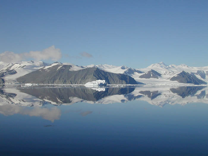 Антарктида потеряла внушительное количество льда