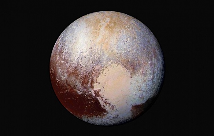 Plutonun ekvatorial dağ zirvələrində metan qarı aşkarlanıb
