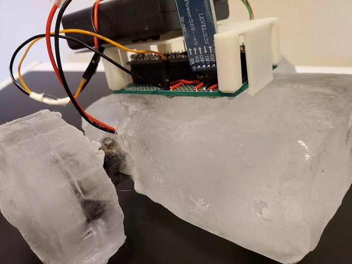 Mühəndislər buzdan robot hazırlamağı təklif edib