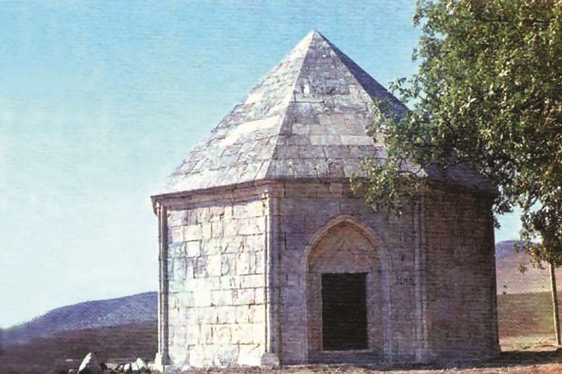 Qarabağda dağıdılmış İslam dini memorial kompleksləri