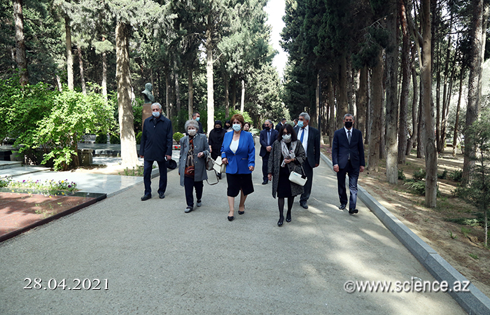 Management of the Department of Biological and Medical Sciences visited the tombstone of academician Zarifa Aliyeva