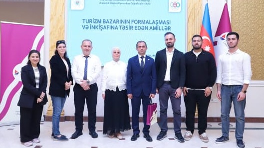 Coğrafiyaçı alim turizm üzrə təhsil alan tələbələr üçün məruzə edib