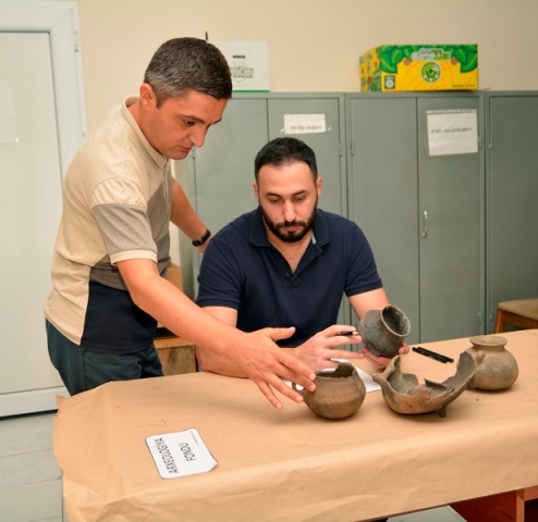 Lerik rayonundan tapılan Tunc-Erkən Dəmir dövrü arxeoloji materialları üzərində elmi tədqiqatlar aparılır